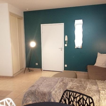 Studio Dans Vieux Magasin 1800 Apartamento Sedan Exterior foto