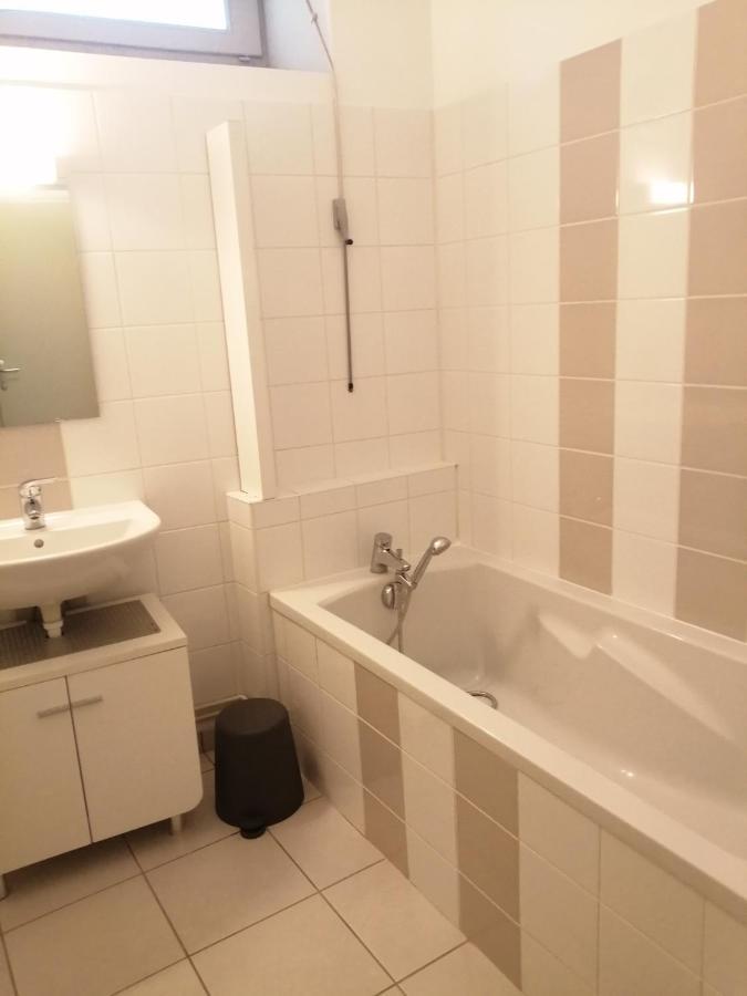 Studio Dans Vieux Magasin 1800 Apartamento Sedan Exterior foto